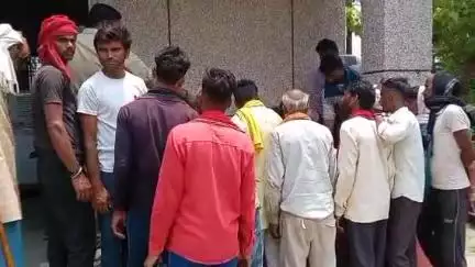 कर्वी: चित्रकूट अमानपुर में घर में रखे फर्राटा पंखे में करंट उतरने से युवक की मौत, पुलिस ने शव का करवाया पीएम