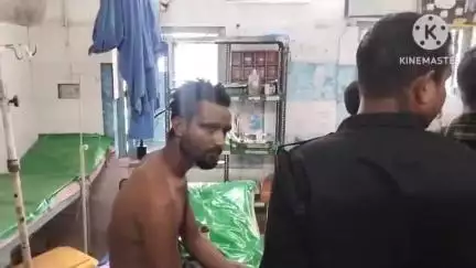 মাথাভাঙা ১: মাথাভাঙ্গা হাজরাহাট দুই গ্রাম পঞ্চায়েত এলাকায় ছাগল চুরি করতে গিয়ে গণধোলাই তিনজন আহত