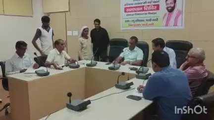 चरखी दादरी: च.दादरी लघु सचिवालय में समाधान शिविर आयोजित, अधिकारियों ने दिए समाधान के निर्देश