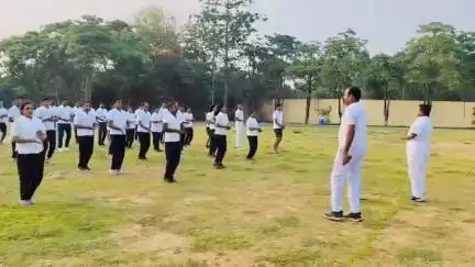 आज दिनांक-09.06.2025 को पुलिस अधीक्षक,बाँका के निर्देशानुसार पुलिस केंद्र,बाँका में पी०टी० का आयोजन किया गया ।