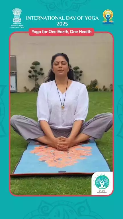 Actor Kavita Kaushik invites you to join #YogaSangam – unity, wellness & strength! #IDY2025