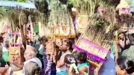 புவனகிரி: பெருமாத்தூர் வெற்றி வேலாயுத சுவாமி ஆலயத்தில் வைகாசி விசாக காவடி திருவிழா, ஏராளமானோர் பங்கேற்பு