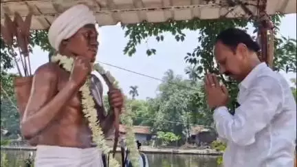 ব্যারাকপুর ২: বিরসা মুন্ডার ১২৫ তম প্রয়াণ  বার্ষিকী পালিত হল ব্যারাকপুরে উপস্থিত উপ পৌর প্রধান
