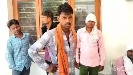 बांदा: गर्गन पुरवा गांव में अज्ञात कारणों से युवक ने फांसी लगाकर की आत्महत्या, पुलिस ने शव का कराया पोस्टमार्टम