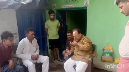 चरपोखरी: सड़क दुर्घटना में मृतिका के परिजनों से मिला राजद का शिष्टमंडल, दिया तत्काल मुआवजा दिलाने का आश्वासन