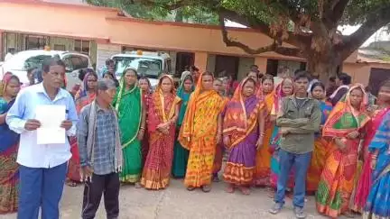 ଢେଙ୍କାନାଳ ସଦର: ସଦର ବ୍ଲକ ଠାରେ ମିଳିତ ଜନ ଶୁଣାଣିରେ ଜନଜାତି ଜୁଆଙ୍ଗ ସମ୍ପ୍ରଦାୟର ବିଭିନ୍ନ ସମସ୍ୟାକୁ ନେଇ ଅଭିଯୋଗ #jansamasya