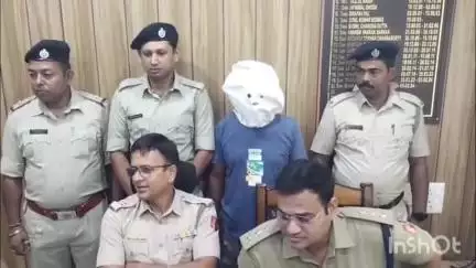 বারাসাত ১: শনিবার বাইক আরোহীর কাছ থেকে এক রাউন্ড গুলি সহ উদ্ধার দেশি পিস্তল, বারাসাতে বললেন SDPO
