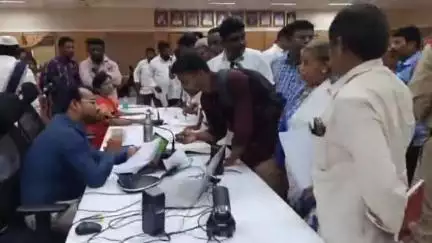 శ్రీకాకుళం: అర్జీలు పరిష్కారానికి అధికారులు చర్యలు తీసుకోవాలన్న జిల్లా జాయింట్ కలెక్టర్ ఫర్మాన్ అహ్మద్ ఖాన్ అధికారులను