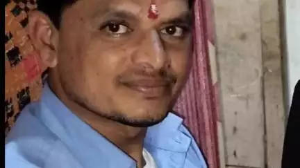 आमला: जम्बाडा गांव में युवक का संदिग्ध अवस्था में खेत किनारे मिला शव, ग्रामीणो की लगी भीड़, पुलिस जांच में जुटी