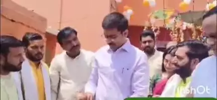 नकुड: नकुड़ में मुख्यमंत्री की योजना के तहत डीएम मनीष बंसल ने नकुलेश्वर महादेव मंदिर के जीर्णोद्वार का शुभारंभ किया