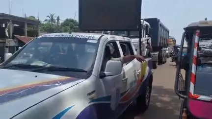 গড়বেতা ৩: চন্দ্রকোনা রোডে টোটো চালকরা পাচ্ছে বৈধ স্ট্যান্ড জানিয়ে দিলেন পঞ্চায়েত সমিতির সভাপতি #jansamasya