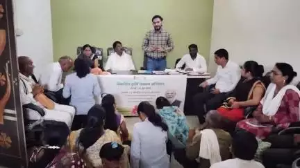 तुमसर: चुल्हाड येथे विकसित कृषी संकल्प यात्रेनिमित्त कृषी अधिकाऱ्यांनी साधला शेतकऱ्यांशी संवाद