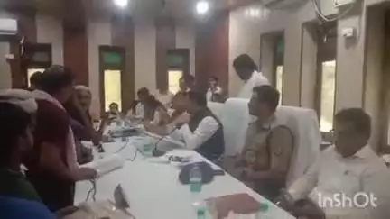 बिधूना: तहसील में आयोजित तहसील दिवस में पहुंचे डीएम और एसपी ने सुनीं लोगों की समस्याएं, राज्यसभा सांसद गीता शाक्य भी रहे मौजूद