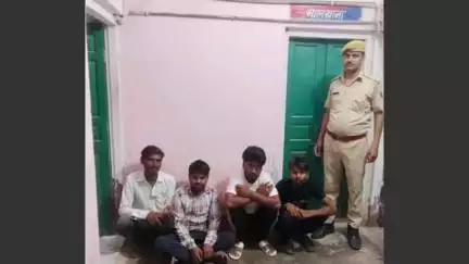 गंगापुर: उदेई मोड़ पुलिस ने 4 अभियुक्तों को ताश के पत्तों पर दांव लगाकर जुआ खेलते हुए किया गिरफ्तार