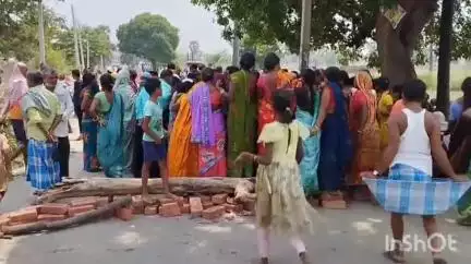 रोह: महारामा गांव में एक युवक की हत्या कर शव को फेंका, परिवार के लोगों ने लगाए गंभीर आरोप, रोड जाम
