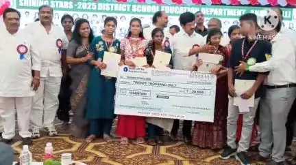 అనకాపల్లిలో 10వ తరగతి, ఇంటర్ విద్యార్థులకు ప్రతిభా పురస్కారాలు అందజేసిన జిల్లా ఇన్చార్జి మంత్రి కొల్లు రవీంద్ర
