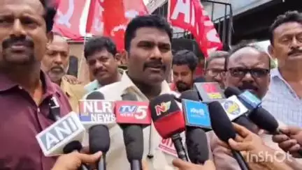 స్టీల్ ప్లాంట్ ఉద్యోగులను తొలగించడం దారుణం : నెల్లూరులో సిఐటియు జిల్లా అధ్యక్షులు ప్రసాద్ రెడ్డి ఫైర్