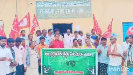 ఆలూరు: ఆస్పరిలో కౌలు రైతులకు గుర్తింపు కార్డు ఇవ్వాలి: ఆంధ్రప్రదేశ్ రైతు సంఘం మండల కార్యదర్శి విరుపాక్షి