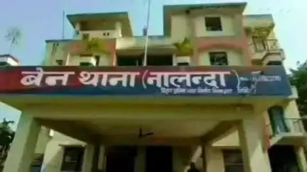 बेन: मारपीट मामले में पुलिस ने न्यायालय के चार वारंटी को राधा बीघा गांव से किया गिरफ्तार