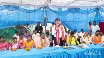 जगदलपुर: विधायक किरण देव एवं सांसद महेश कश्यप ने बुरूंदवाड़ा सेमरा एवं करनपुर में लाखों के विकास कार्यों का भूमिपूजन किया