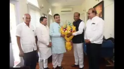 उदगीर: बस्वराज पाटील कौळखेडकर यांनी केंद्रीय मंत्री नितीन गडकरी यांची दिल्ली येथे घेतली भेट