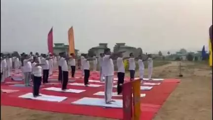 चम्पावत: जिला मुख्यालय स्थित एसएसबी परिसर में 11वें अंतर्राष्ट्रीय योग दिवस से पूर्व योगाभ्यास कार्यक्रम का आयोजन हुआ