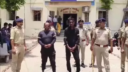 એ ડિવિઝન પોલીસે લૂંટના બે આરોપીઓનું પોલીસ ચોકી થી લઈને તોરણવાળી માતા ચોક ખાતે સરઘસ કાઢ્યું