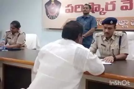 బాధితుల సమస్యలను చట్టపరిధిలో తక్షణమే పరిష్కరించాలి జిల్లా ఎస్పీ వకుల్ జిందాల్