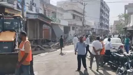पाली: जिला कलेक्टर के निर्देश पर रामदेव रोड सहित विभिन्न जगहों पर युद्ध स्तर पर अतिक्रमण हटाने की कार्यवाही शुरू