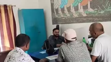 নলহাটি ১: নলহাটি স্টেশনের শেষে করা হয়েছে বাগান, যাত্রীদের সমস্যা নিয়ে স্টেশন ম্যানেজারকে অভিযোগ জানাল নলহাটি ব্যবসায়িক সমিতি