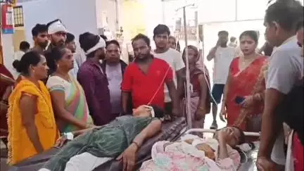नवाबगंज: रुस्तम पुरवा गांव में आपसी रंजिश को लेकर 2 पक्षों के बीच जमकर हुआ बवाल, करीब 1 दर्जन लोग हुए घायल