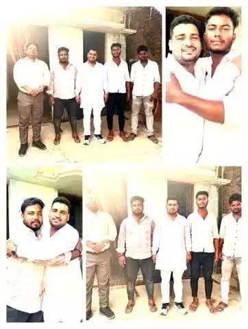 ईद-उल-अज़हा पर कोरियाडीह में छोटे भाई Arman Hashmi के घर मिलकर दिली मुबारकबाद दिया ।
                   
        
                        आपका अपना
                        जितेन्द्र यादव