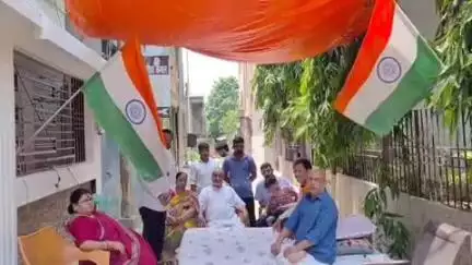 जगदीशपुर: तिलका मांझी स्थित मधुश्री कॉलोनी के लोग निजी नर्सिंग होम की लापरवाही से परेशान आमरण अनशन पर बैठे#jansamsaya