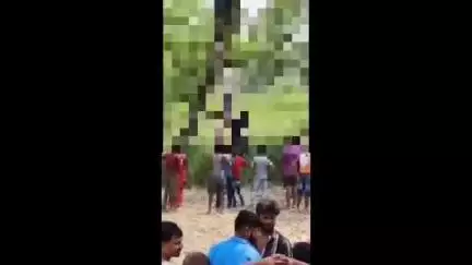 कसिया: नोनिया पट्टी में संदिग्ध परिस्थितियों में पेड़ से लटकता मिला युवक का शव, विधिक कार्रवाई में जुटी पुलिस