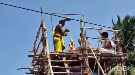 செந்துறை: குழூமூர் கிராம ஸ்ரீ முத்து மாரியம்மன் கோவில்   கும்பாபிஷேக விழா - திரளான பக்தர்கள் பங்கேற்பு