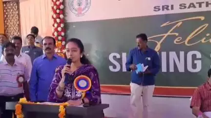 విద్యతోనే ఉన్నత స్థాయి గుర్తింపు, విద్యార్థులు ఉన్నత లక్ష్యంతో  ముందుకెళ్లండి: కొత్త చెరువులో ఎమ్మెల్యే సింధూర