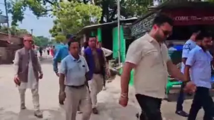 दिघलबैंक: सुनसरी धरान, नेपाल के सांसद दिघलबैंक पहुंचे, भारत-नेपाल बॉर्डर का जायजा लिया