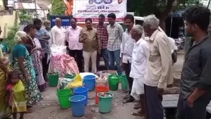 కోరుట్ల: మెట్పల్లి పట్టణంలో 19 వార్డులో తడి చెత్త పొడి చెత్త పై అవగాహన కల్పించిన కమిషనర్ మోహన్