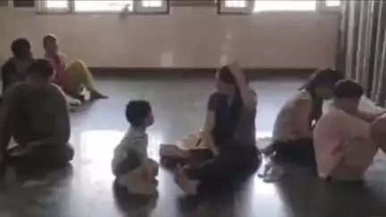 चरखी दादरी: चरखी दादरी के मातृ शिशु अस्पताल में नहीं बैंचों की सुविधा, मरीज जमीन पर बैठने को है मजबूर #jansamasya