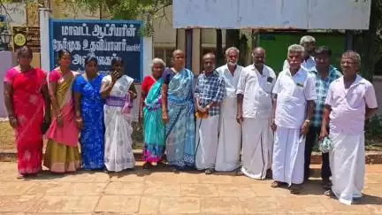 சிவகங்கை: கடம்பாகுடி கண்மாயின் பராமரிப்பு கோரி விவசாயிகள் ஆட்சியரகத்தில் ஆட்சியரிடம் மனு
