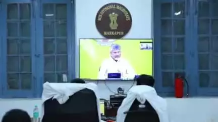మార్కాపురం: స్వర్ణాంధ్ర కార్యక్రమంలో భాగంగా నియోజకవర్గ అభివృద్ధికి తీసుకుంటున్న యాక్షన్ ప్లాన్ వివరించిన సీఎం చంద్రబాబు