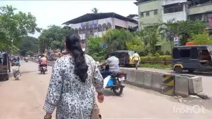रोहा: रोहा शहरातील रस्त्याच्या माध्यभागी असलेले दुभाजकाची दुरावस्था, कंत्राटदाराच्या निष्काळजी पणामुळे केलेला खर्च वाया