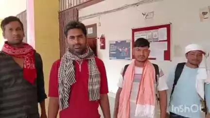 डुमरांव: रोजगार शिविर में नौकरी के नाम पर छात्रों से ठगी, हंगामा