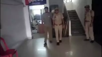 अमरोहा: रजबपुर में फिल्मी अंदाज में कार रोककर गोली मारने वाले एक और आरोपी को पुलिस ने किया गिरफ्तार
