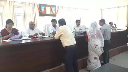 जसवंतनगर: सीडीओ अजय कुमार की अध्यक्षता में मॉडल तहसील में आयोजित समाधान दिवस में दर्ज हुई 6 शिकायतें, दो का मौके पर हुआ समाधान