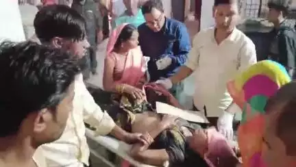 #चित्रकूट के रैपुरा थाना अंतर्गत रामनगर गौशाला के पास ट्रैक्टर ट्रॉली अनियंत्रित होकर पलटी जिसमें ट्रैक्टर चालक दो बच्चे