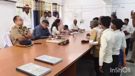 भानपुर: भानपुर तहसील में आयोजित संपूर्ण समाधान दिवस में जिलाधिकारी ने सुनी फरियादियों की फरियाद, 5 मामलों का किया निस्तारण