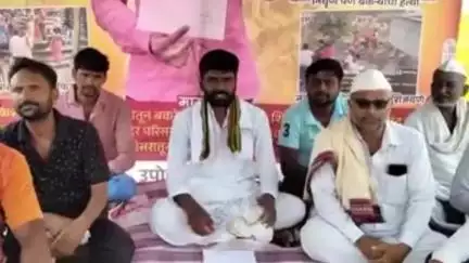 भूम: श्री माणकेश्वर महादेव मंदिर परिसरात अन्नत्याग आमरण, महादेवाची विटंबना बंद व्हावी याकरता 
अन्नत्याग आमरण उपोषण