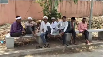 डूंगरपुर: दोवड़ा थाना क्षेत्र के टेम्बा गांव में रविवार रात ट्रैक्टर की टक्कर से एक युवक की हुई मौत