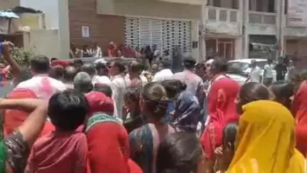 पिंडवाड़ा: जिला परिषद के वार्ड-18 से भाजपा उम्मीदवार चुनाव जीतने के बाद नांदिया गांव पहुंचे, ग्रामीणों ने किया स्वागत